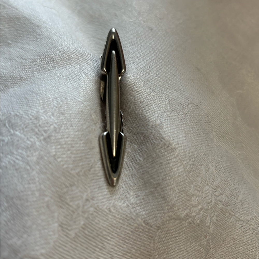 Silver Arrow Double-Pointed Metal Clasp